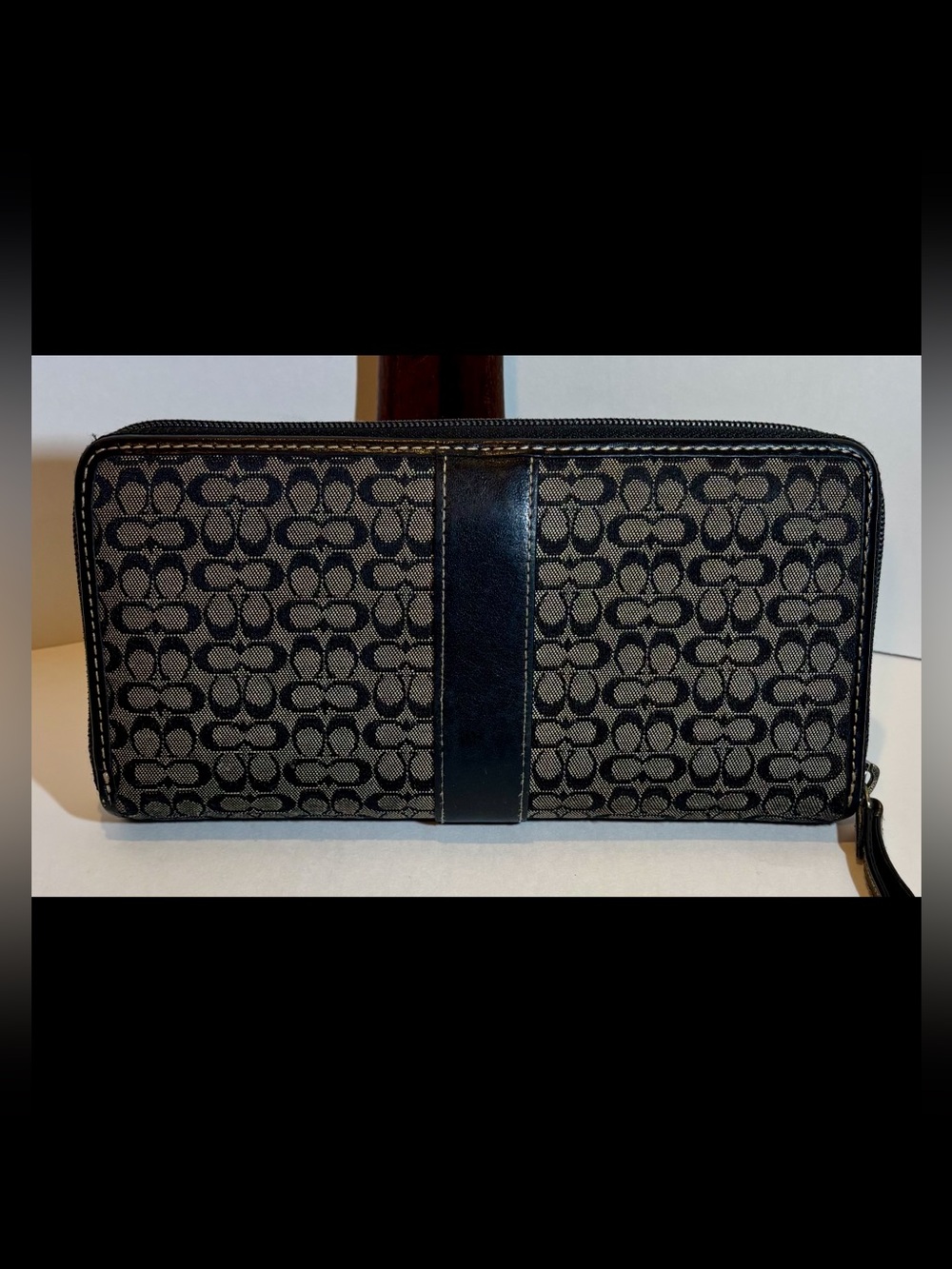 Coach Leather ware Black and Gray Signature Zip Around Wallet - Picture 2 of 8